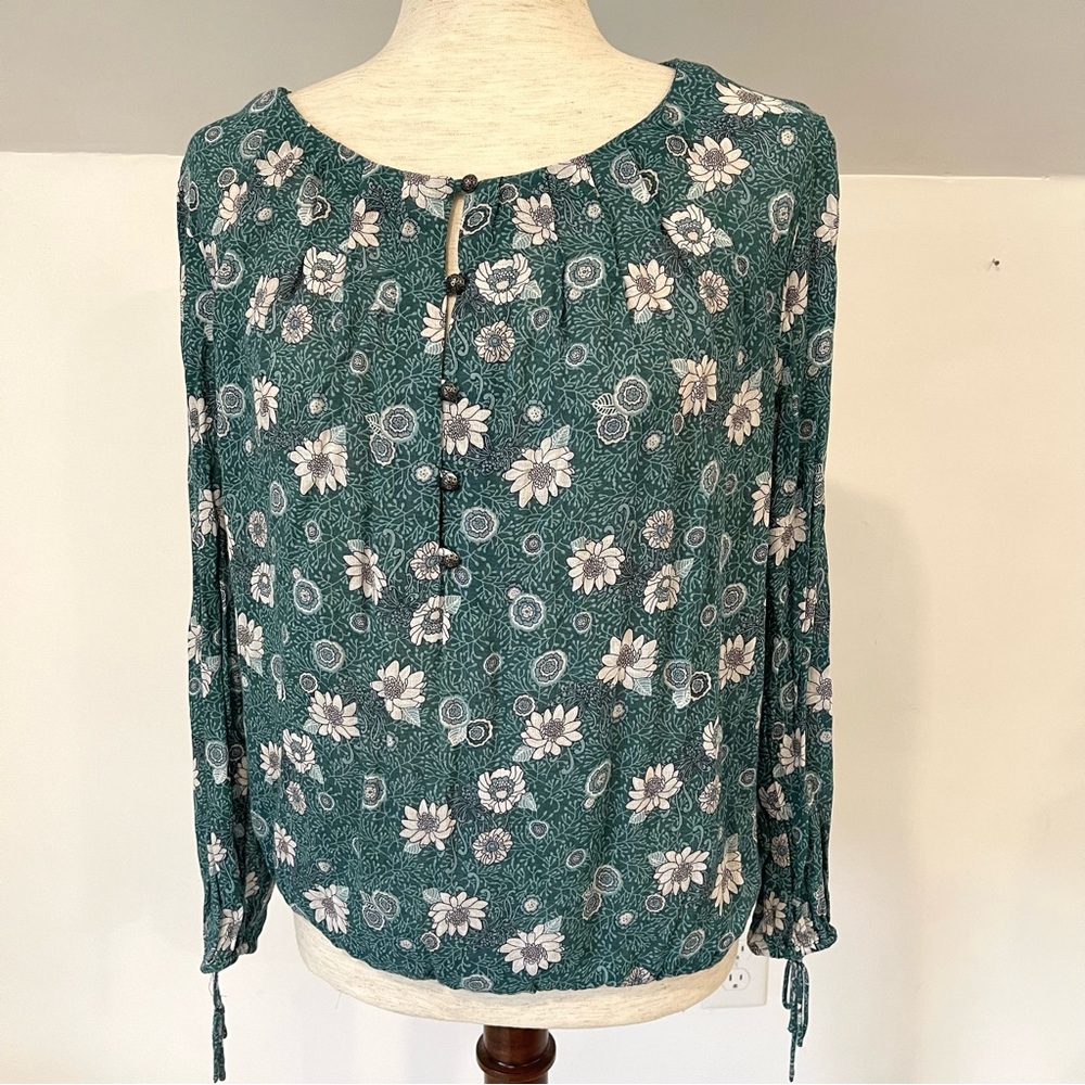 Lucky green peasant top size medium